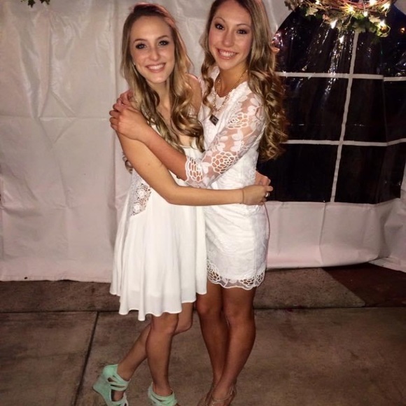 White floral dress - Picture 7 of 7